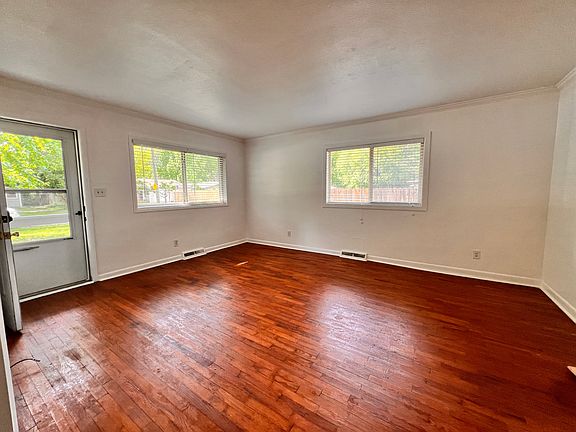 5th image of 2102 S Delaware Ave