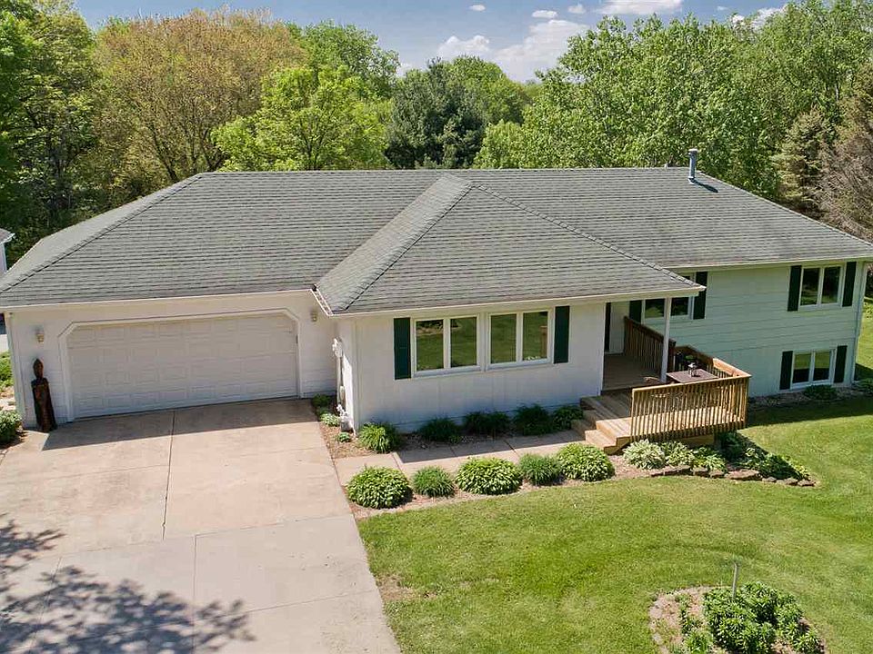 1st image of 3172 Ravenwood Dr NE