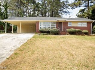 769 Longleaf Dr, Forest Park, GA 30297