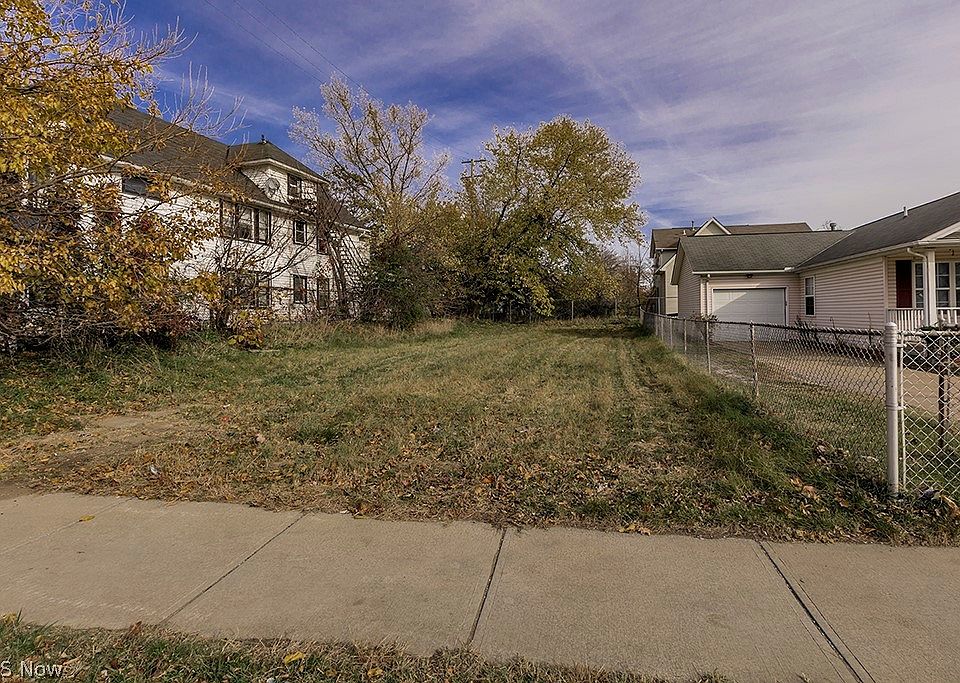 1st image of 861 Lakeview Rd