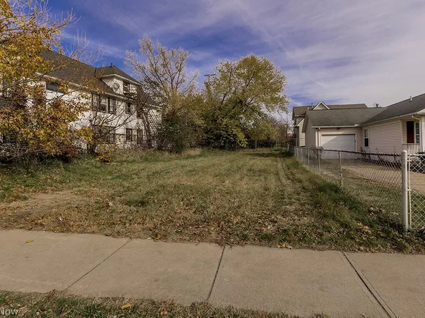 861 Lakeview Rd, Cleveland, OH 44108
