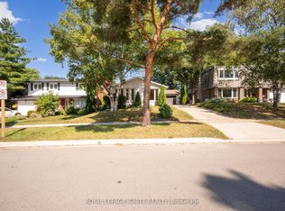 3577 Gallager Dr, Mississauga, ON L5C 2N2