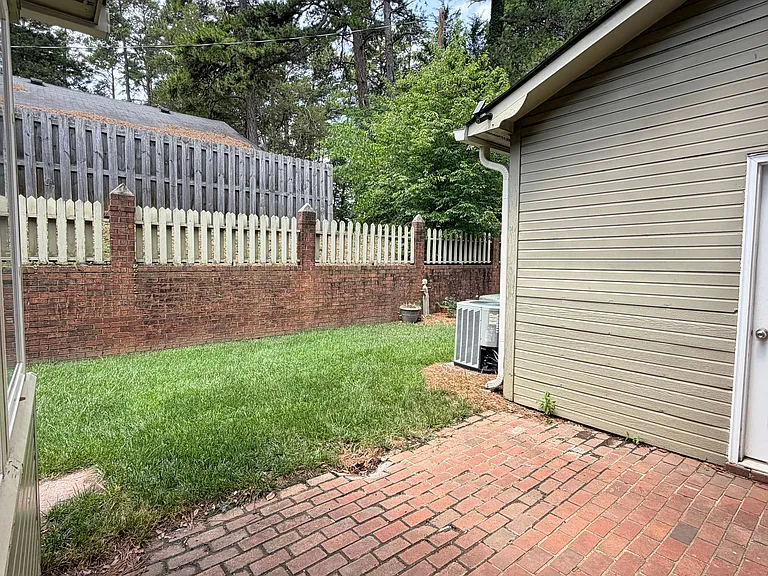 351 S Cherry St — Photo 43