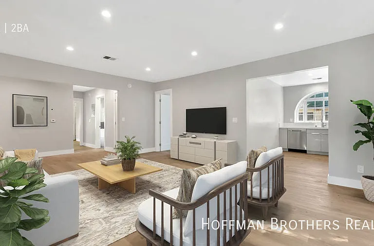 646 Hauser Blvd — Photo 3