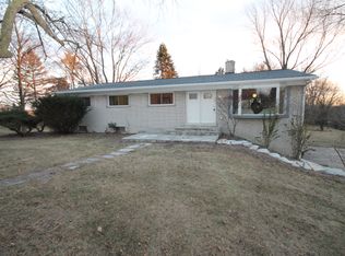 1083 Kingsview Ave, Rochester Hills, MI 48309