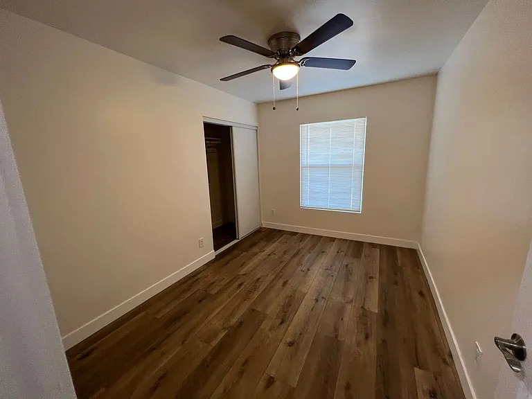 516 E St — Photo 12