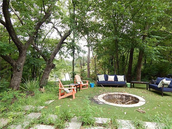 2nd image of 15904 Meadow Ln