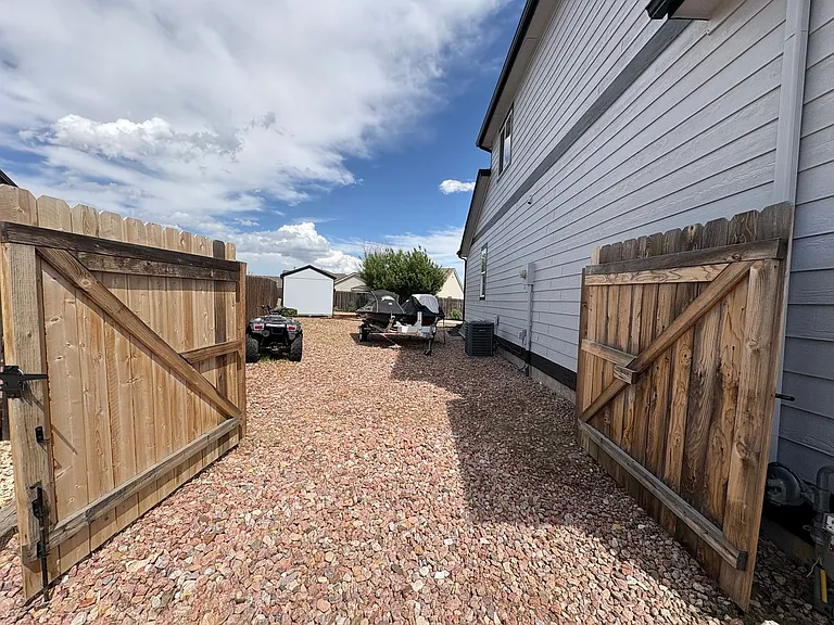 7961 Cairn Ct — Photo 23