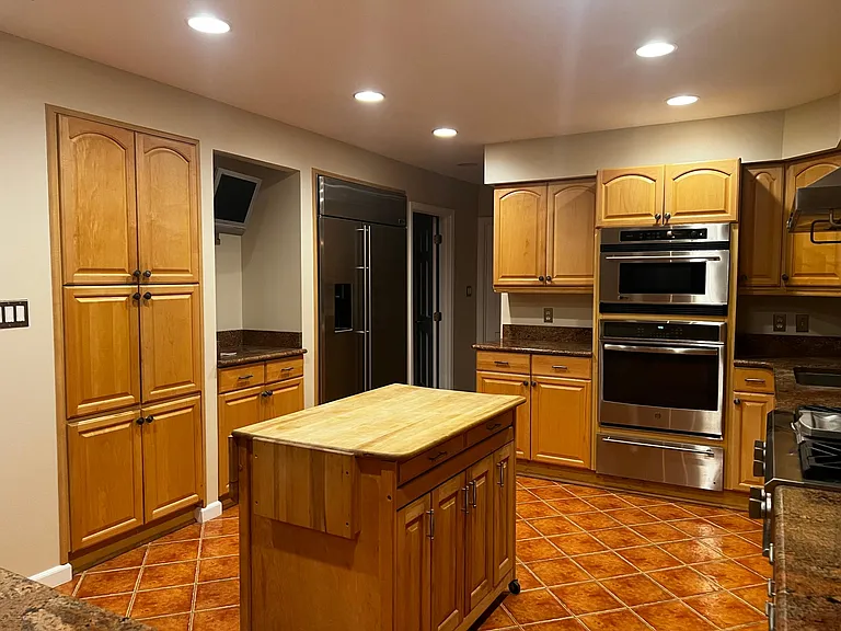 685 Shore Rd — Photo 8