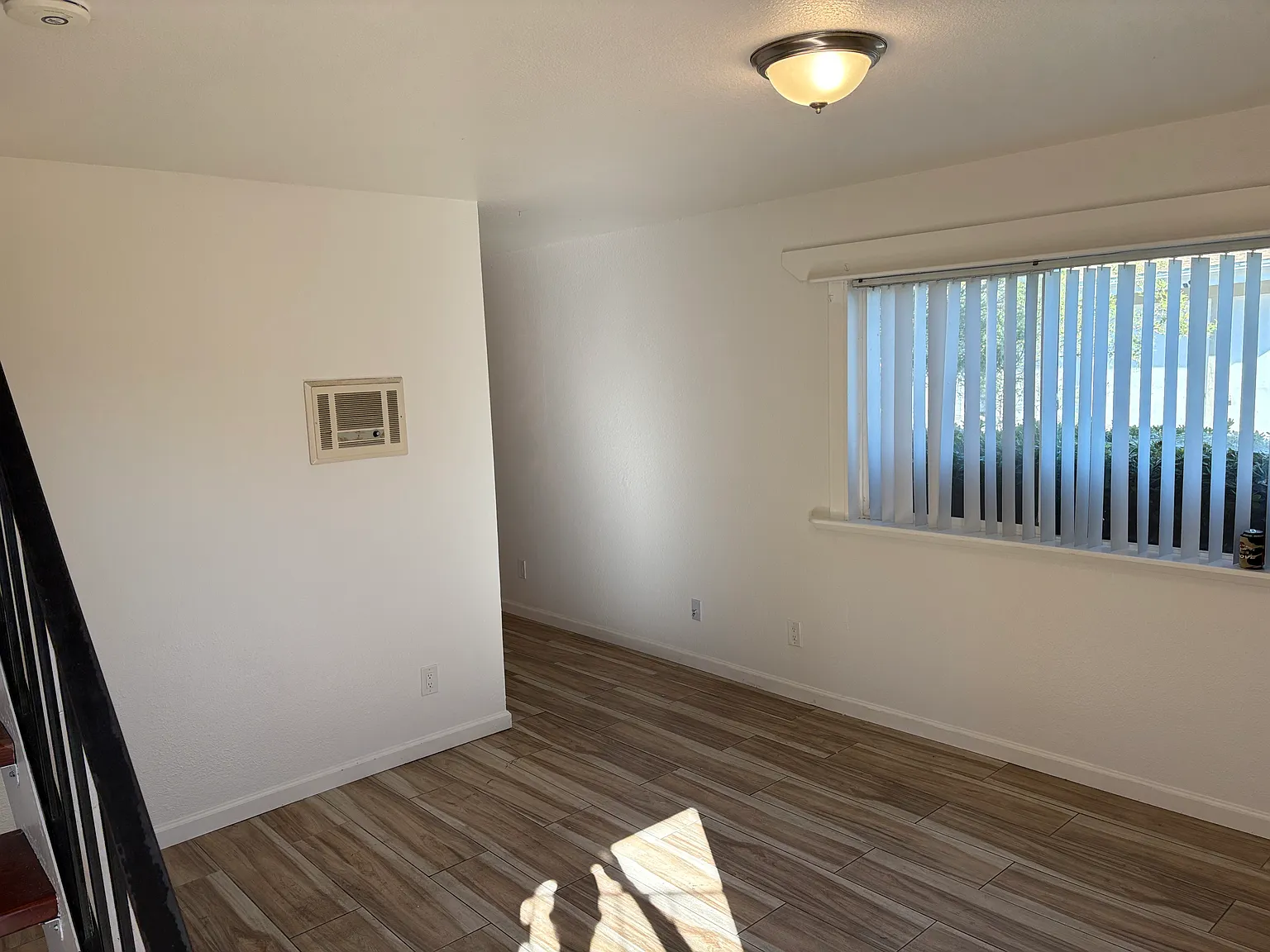 2 bed, 1.5 bath, 900 sqft, $2,195 — Photo 3
