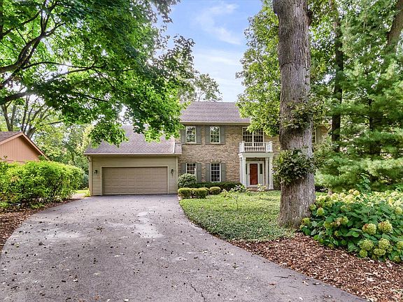 2nd image of 501 Pin Oak Ct