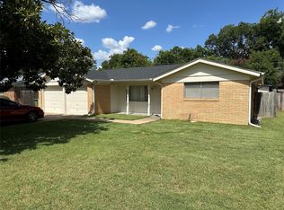 1352 Simpson Dr, Hurst, TX 76053