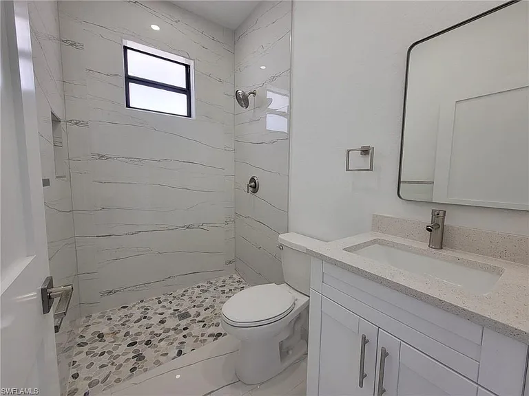 886 Milwaukee Blvd — Photo 16