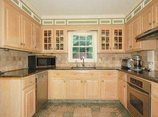 44 King George Rd, Poughkeepsie, NY 12603