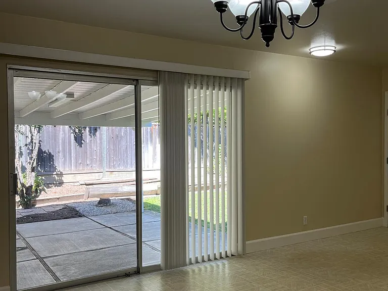 5495 Taft Dr — Photo 12