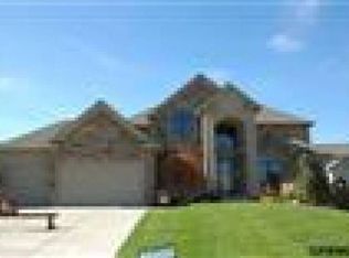1526 S 192nd Avenue Cir, Omaha, NE 68130
