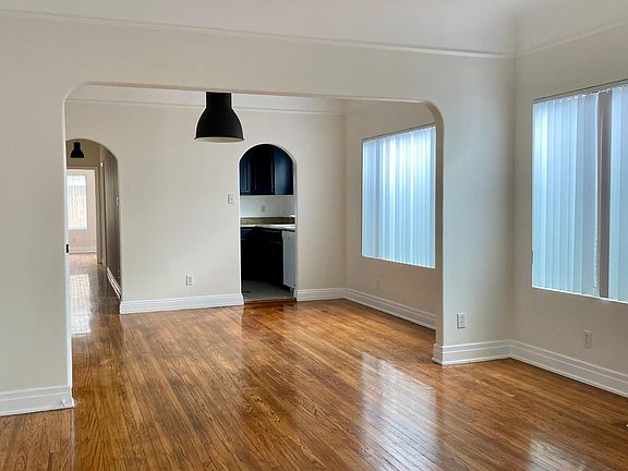 3rd image of 1149 Gordon St