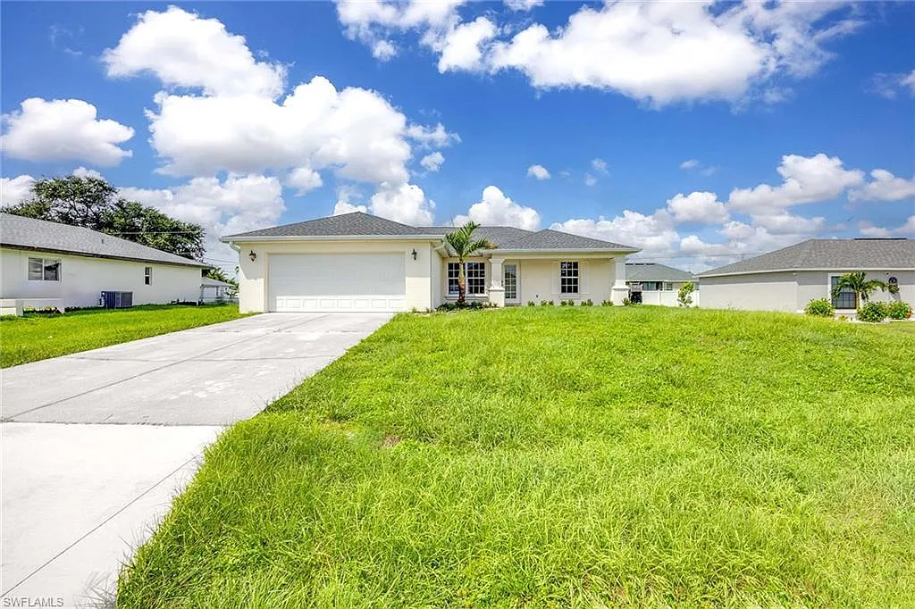 3 bed, 2.0 bath, 1409 sqft, $2,200 — Photo 2