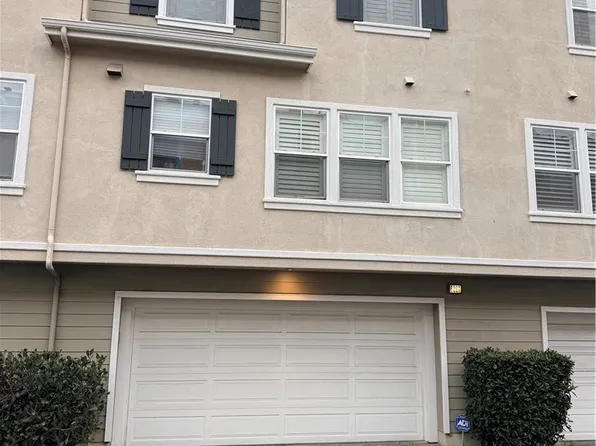 6227 Pacific Pointe Dr, Huntington Beach, CA 92648