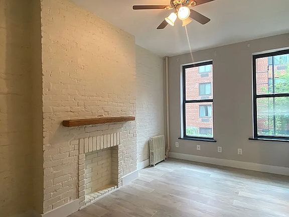 3rd image of 450 W 46th St APT 2RE