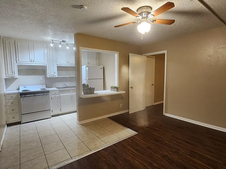 Patriot Apartments — Photo 11