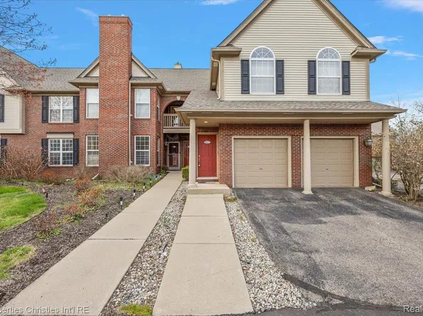 28360 Carlton Way Dr, Novi, MI 48377