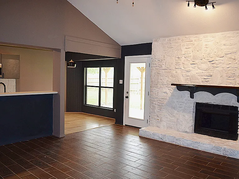 4312 Creekside Dr — Photo 6