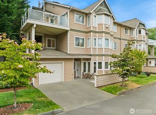 22752 SE 43rd Ct, Issaquah, WA