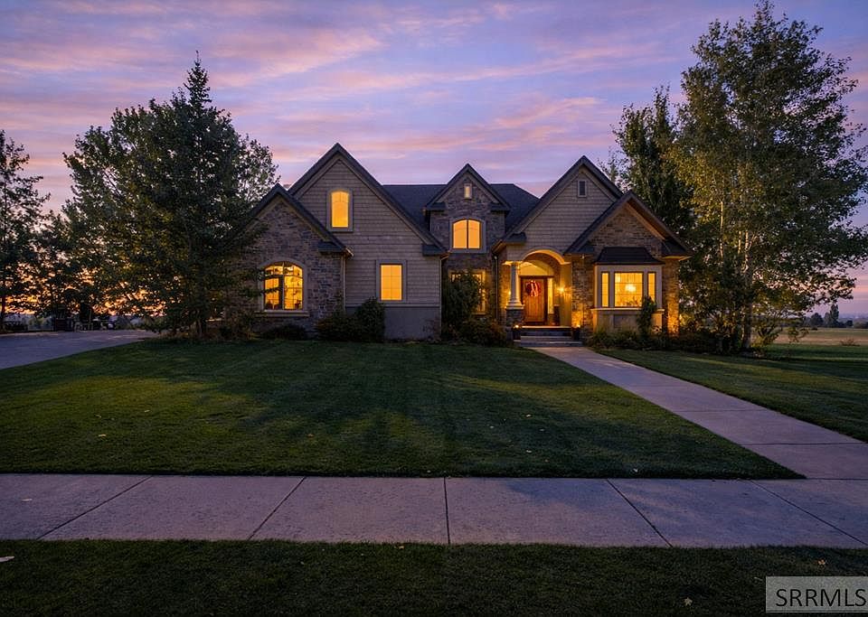 1st image of 610 Autumn Dr