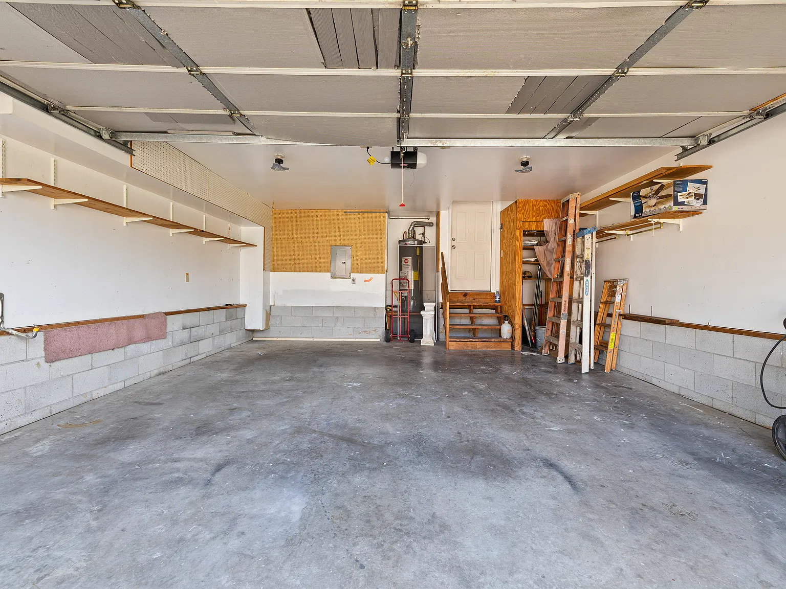 4 bed, 2106 sqft, $2,595 — Photo 4