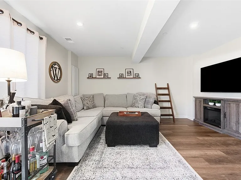 7402 Chestnut Way — Photo 4