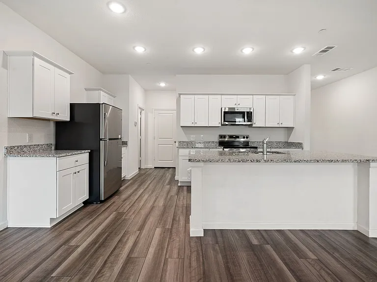 233 Berthe Ct — Photo 17