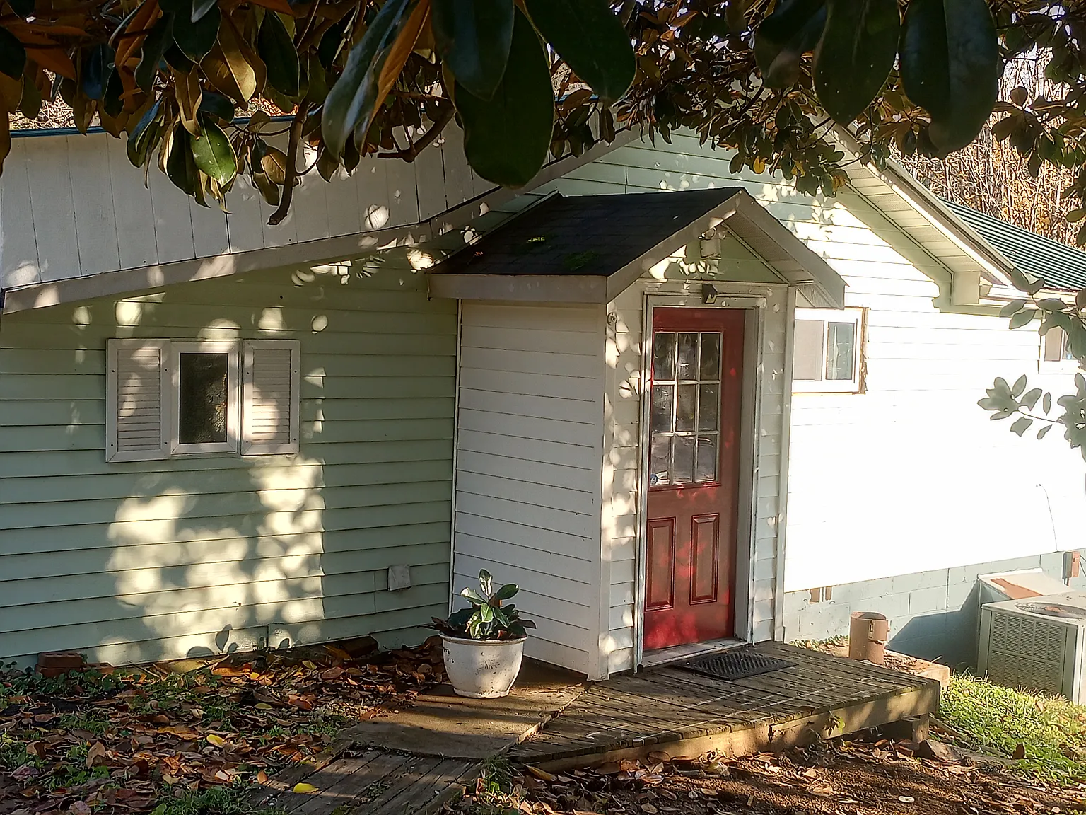 3 bed, 1.5 bath, 888 sqft, $1,400 — Photo 1