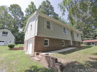 11 Wells Ave, Hendersonville, NC 28739