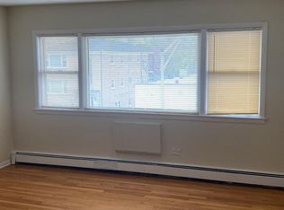635 Bellwood Ave #GE, Bellwood, IL 60104