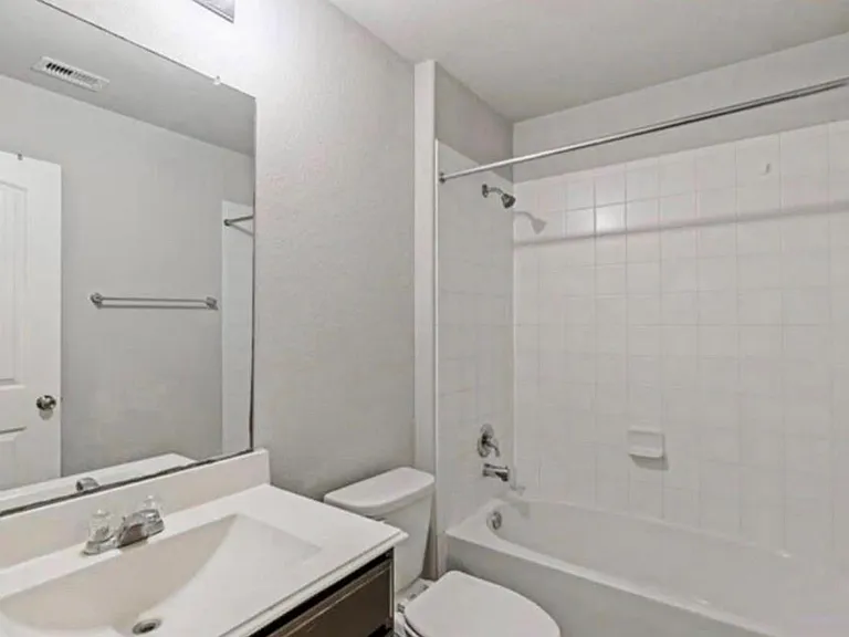 9514 Matilda Creek Ct — Photo 11