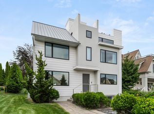 200 Hillspoint Rd, Westport, CT 06880