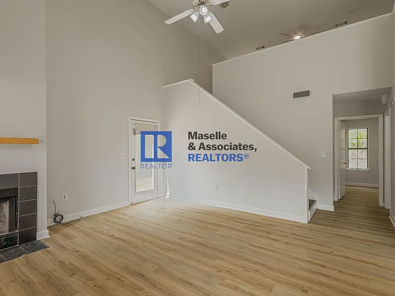 520 Twin Pine Cv — Photo 10