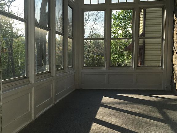 3rd image of 1404 Lawndale Rd