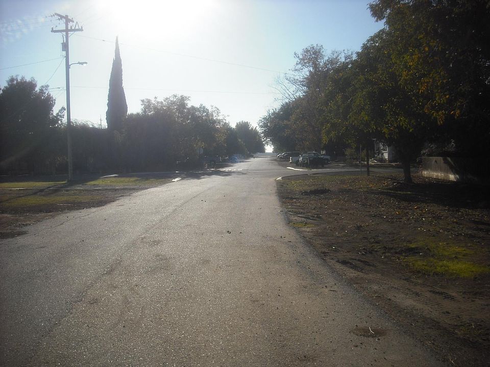 2nd image of 21895 H St