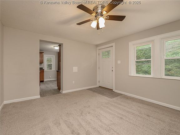 5th image of 1102 Rosalie Dr