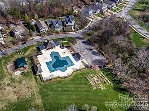 10517 Donahue Dr — Photo 32