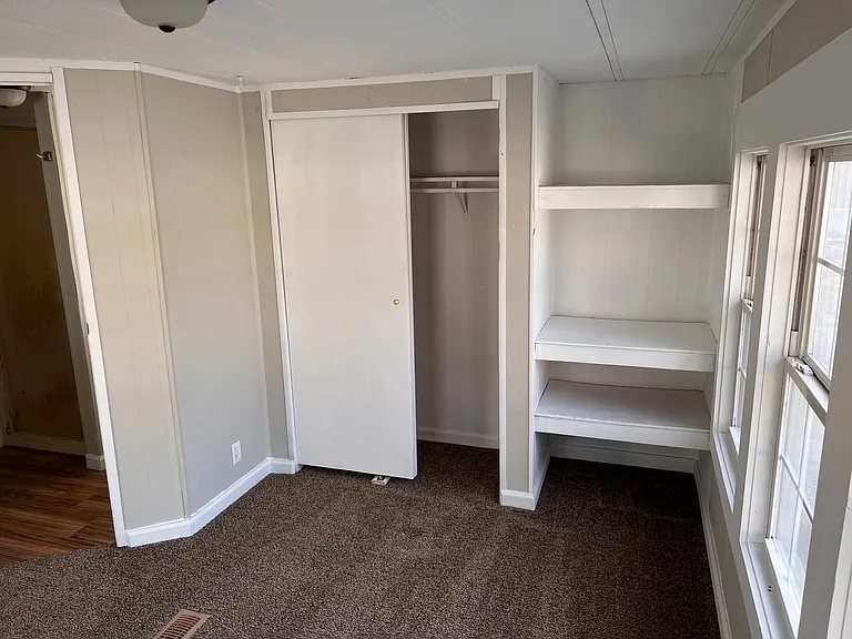 109 S West Ln #5 — Photo 7