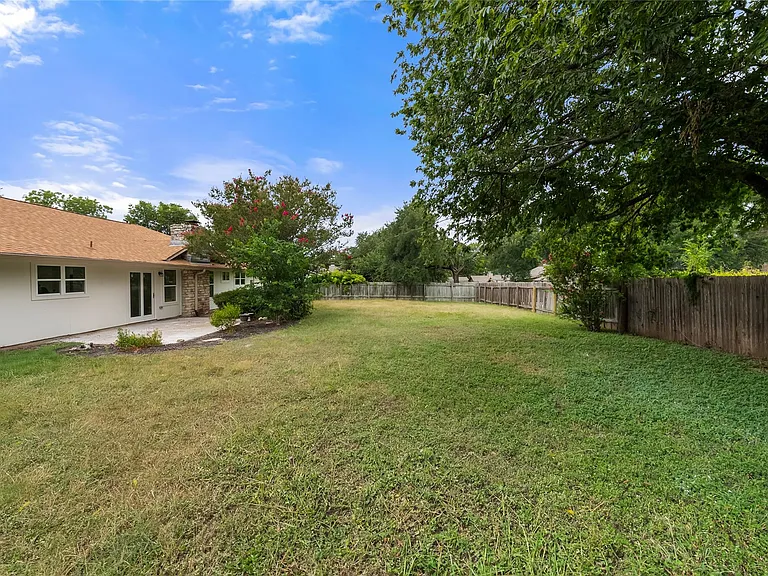 1403 Creekview Dr — Photo 18