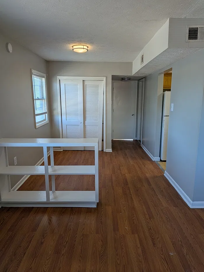 1 bed, 1.0 bath, 685 sqft, $900 — Photo 2