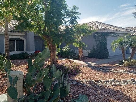3rd image of 2933 E Hononegh Dr