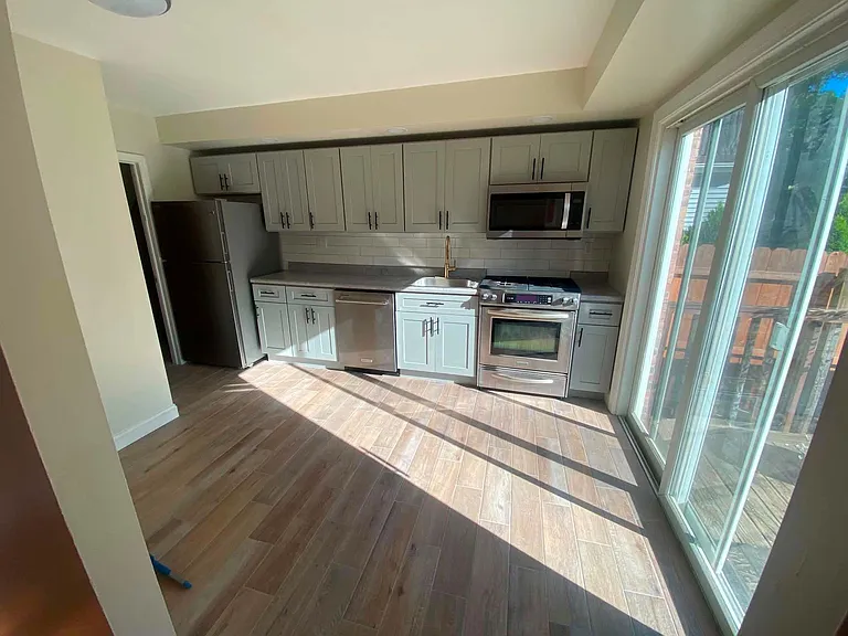 324 Plaza Rd N #B — Photo 3