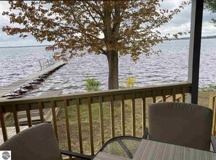 2529 N Lake Mitchell Dr, Cadillac, MI 49601
