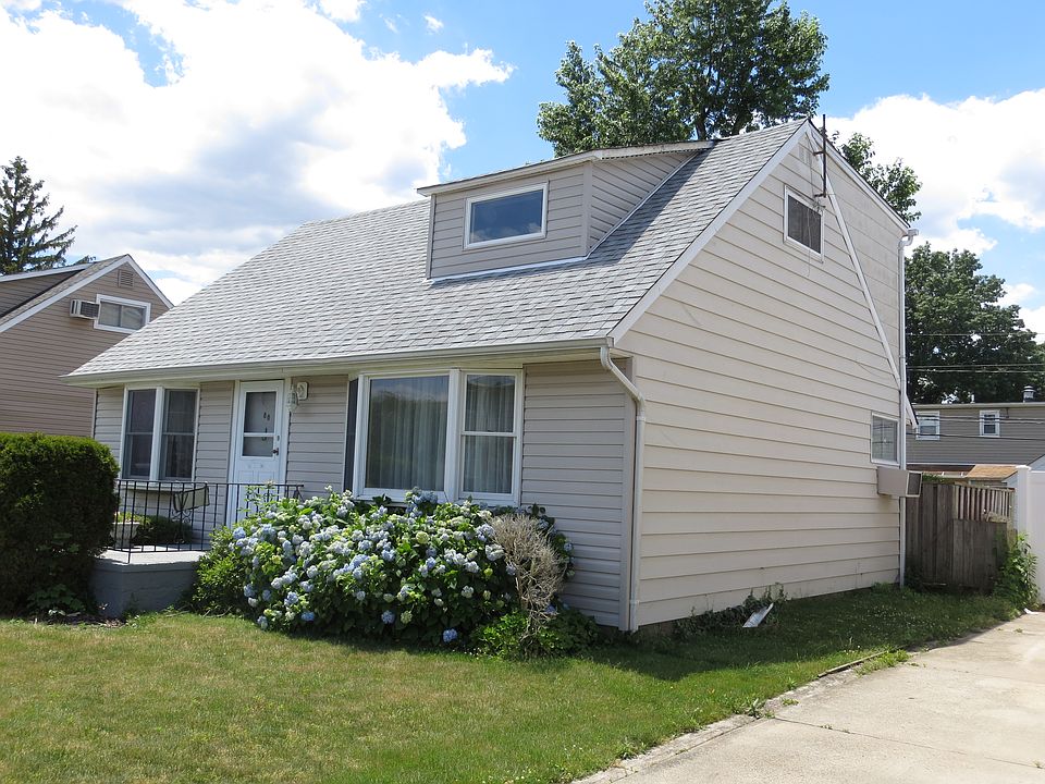 1st image of 80 Moeller St