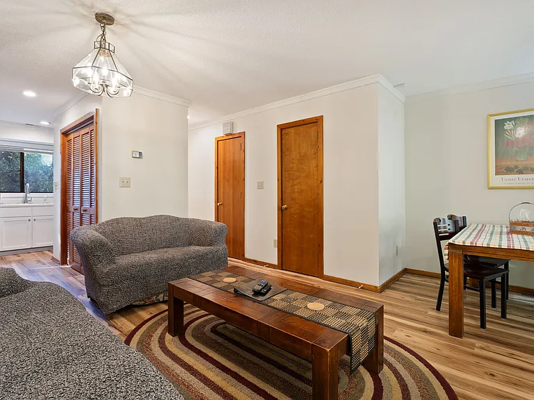 609 Hillsborough St #7 — Photo 10